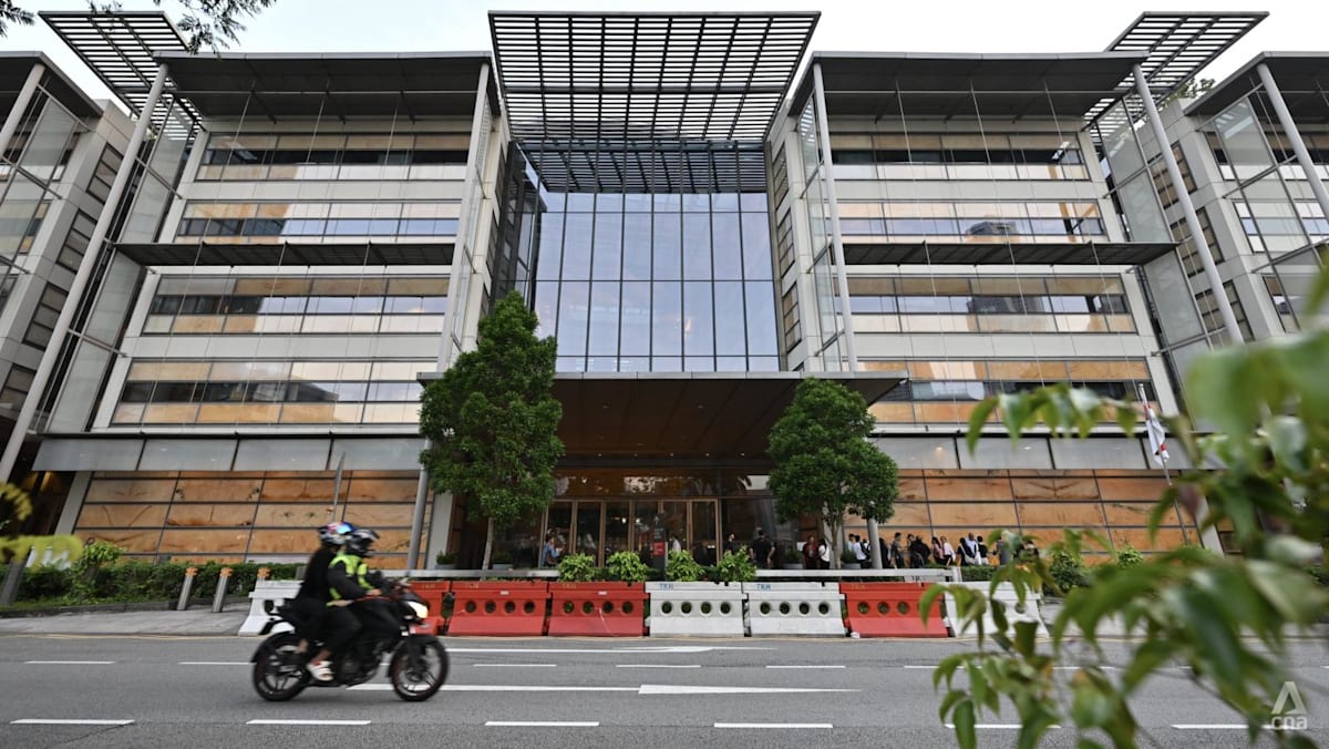 Investors sue Qiren Holdings, founder Lin Qiren over the use of S$2.4 million related to Camsing Healthcare
